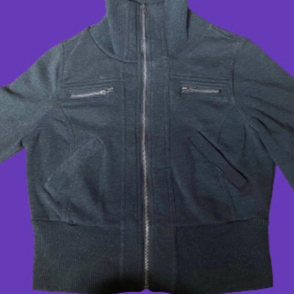 Thick zip up jacket. Zipper works.